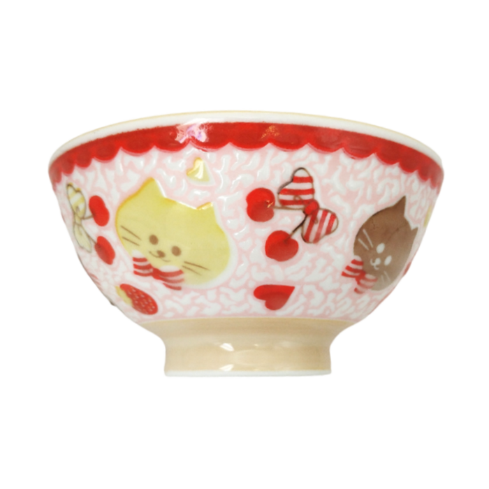 Porcelain bowl with kitten motif